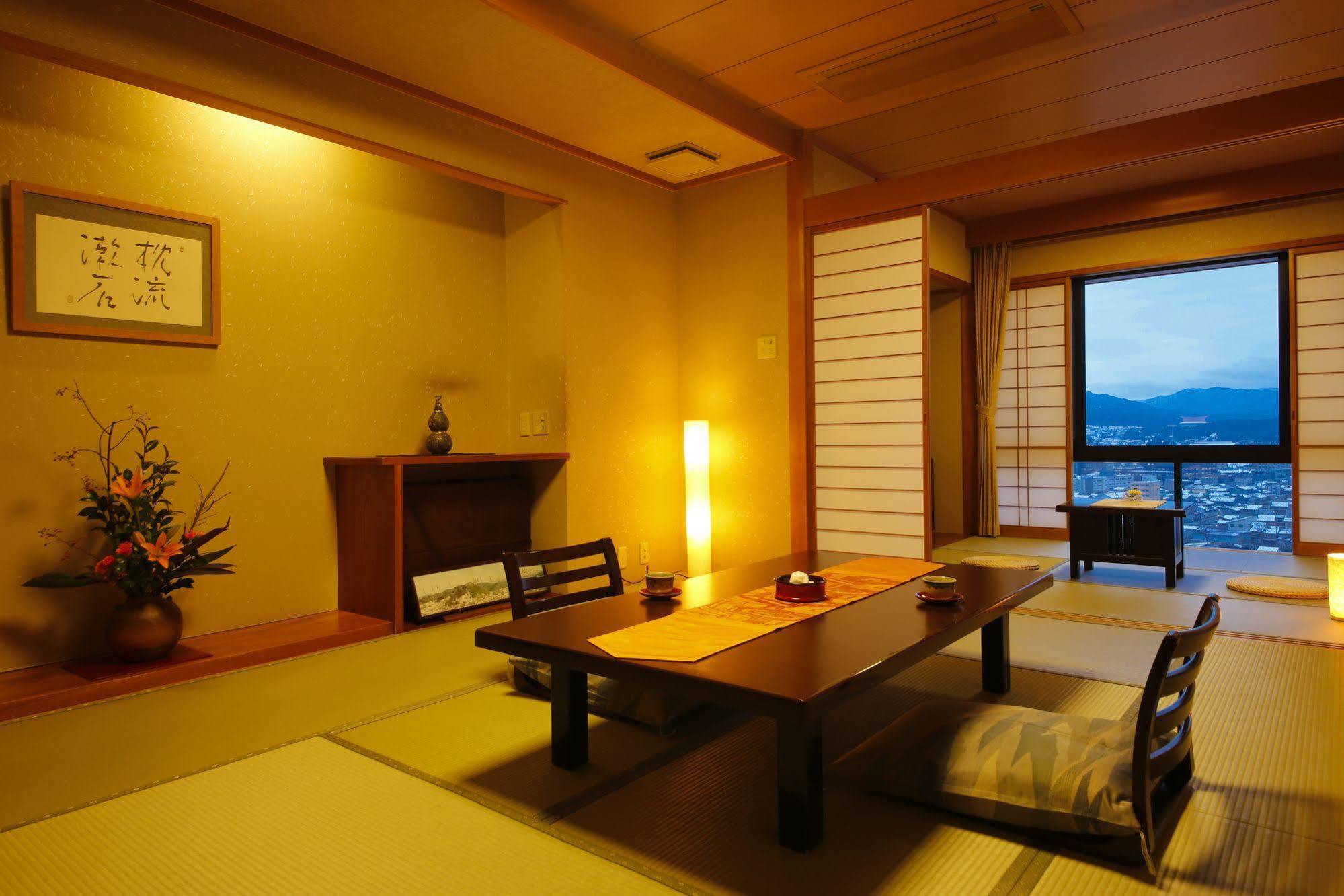 Takayama Kanko Hotel Экстерьер фото